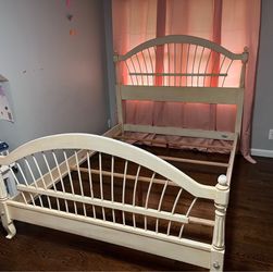 Used Queen size bed