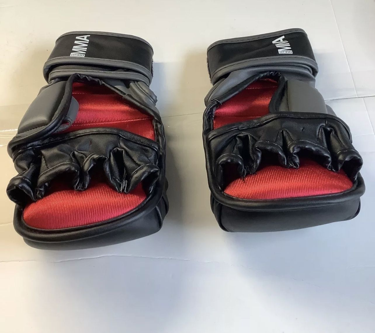 Everlast MMA Universal🔥🔥Training Grapling 🔥🔥Striking Gloves🥊 Size S/M🔥🔥