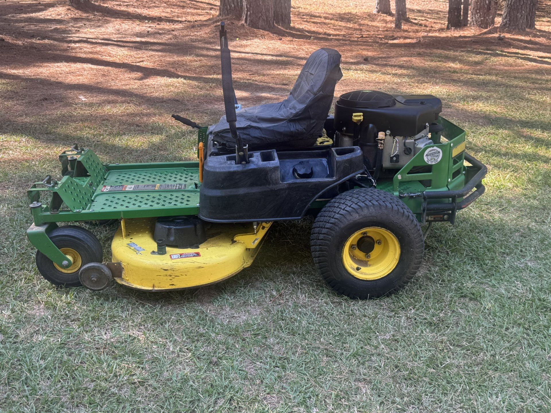 John Deere Z235 Zero Turn Riding Mower