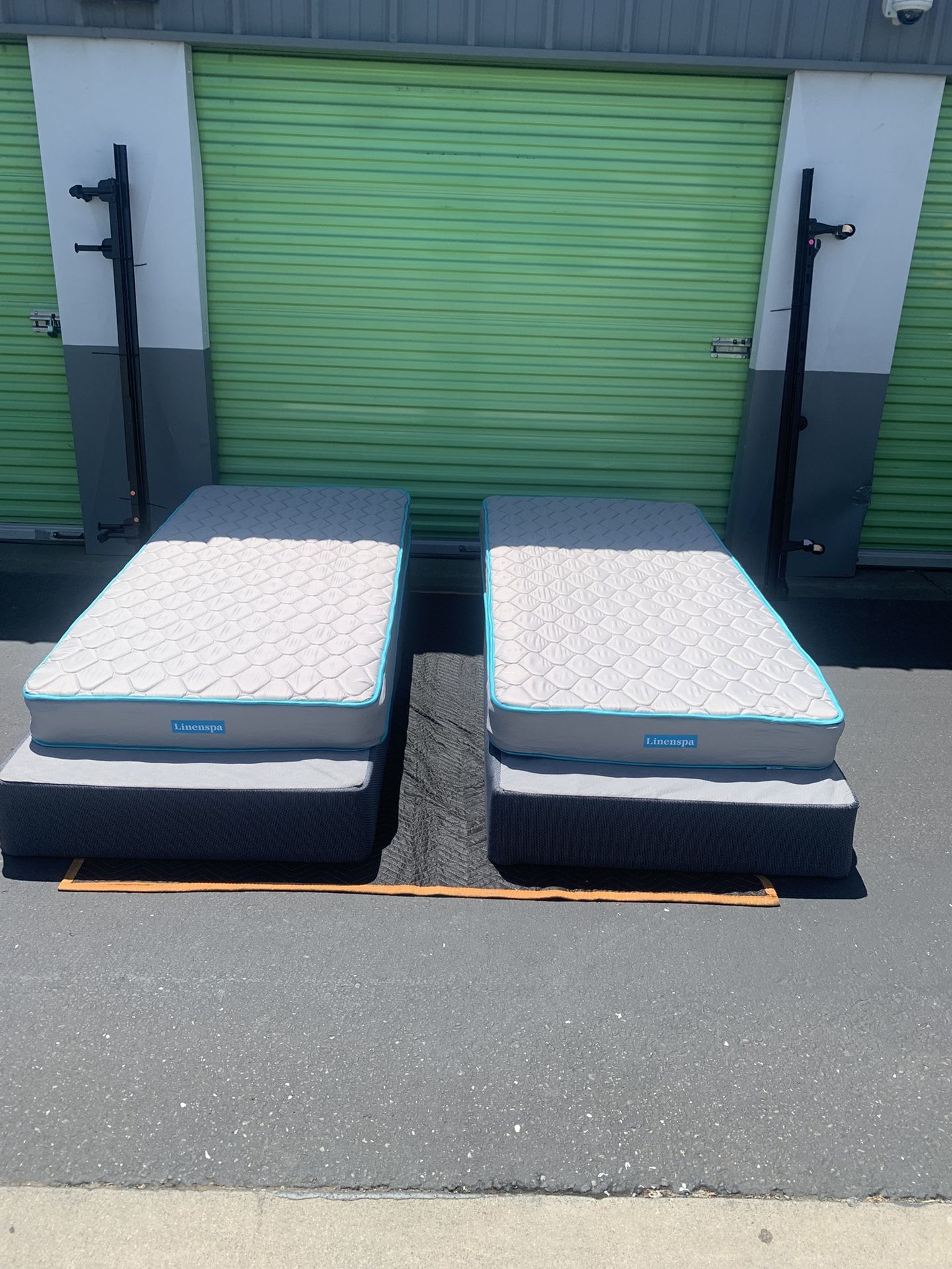 2 XL TWIN BEDS AND FRAMES