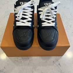 New Lv Trainers