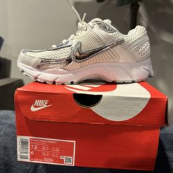 Women’s Nike Zoom Vomero 5