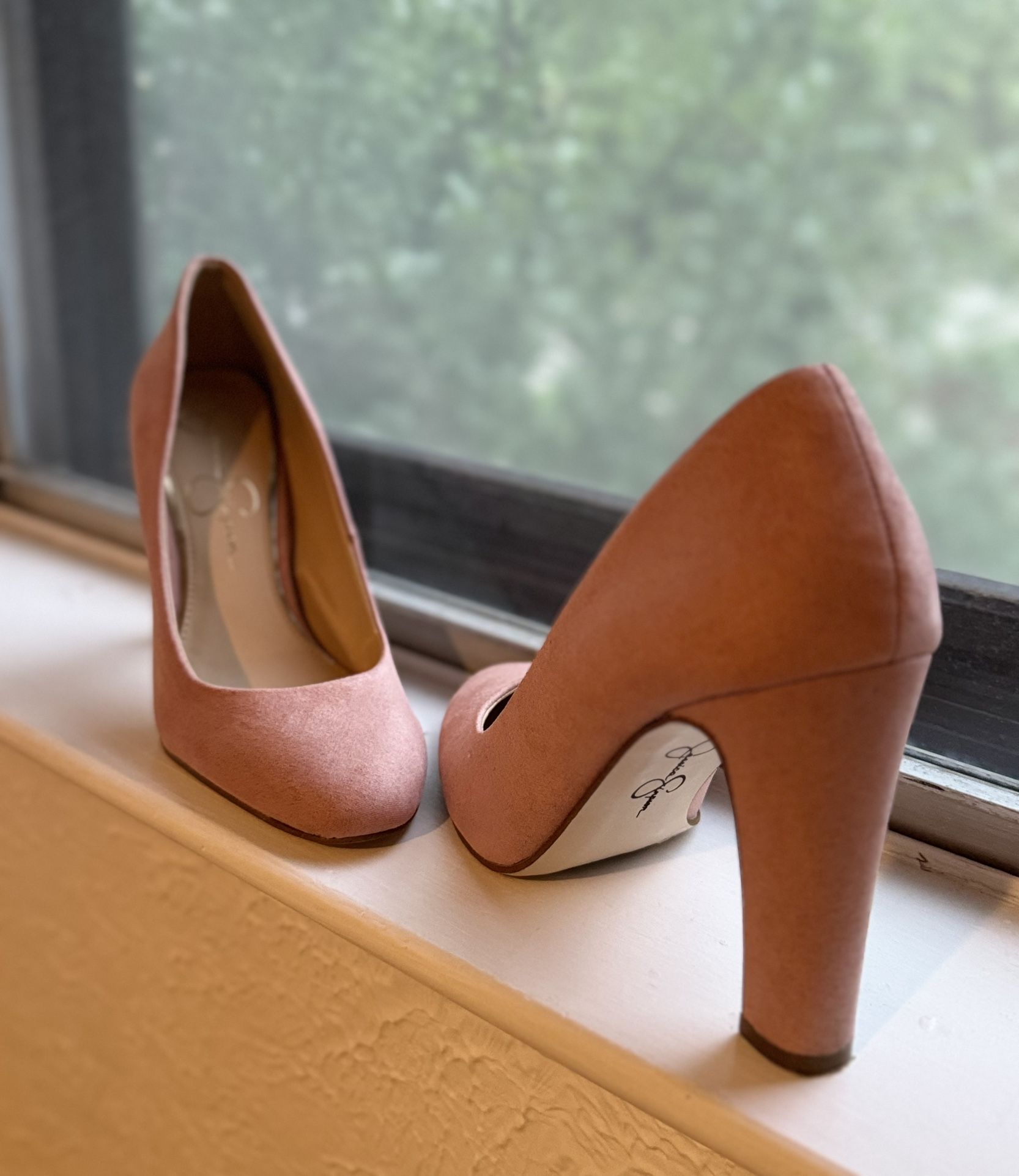 Jessica Simpson 4 inch heels! Size 7.5 light pink