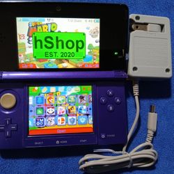 Nintendo 3DS Purple With Charger And Games Inside.  Works 