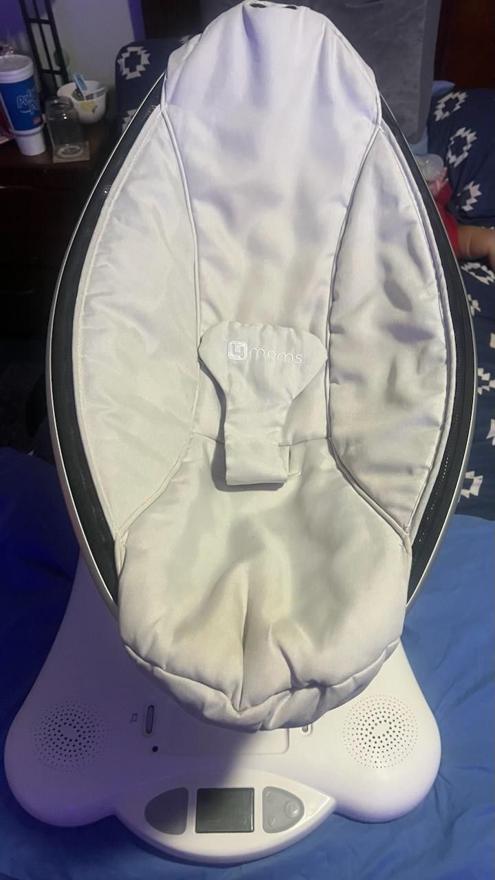 4moms MamaRoo Multi-Motion Baby Swing