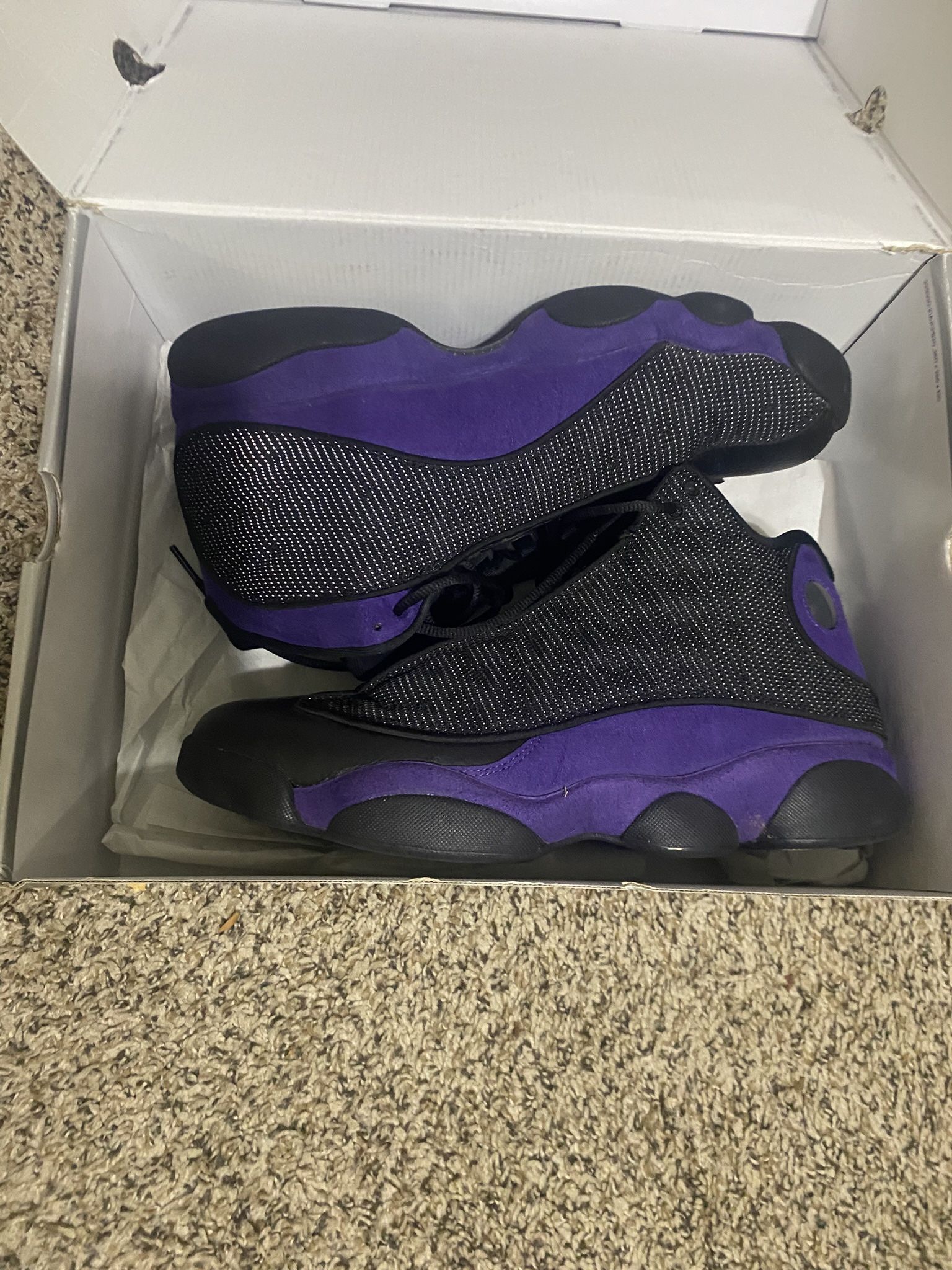 NIKE AIR JORDAN RETRO 13!! 