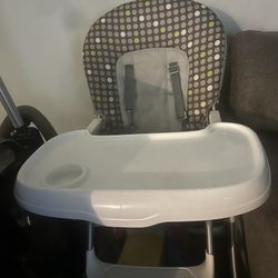 FREE HIGHCHAIR