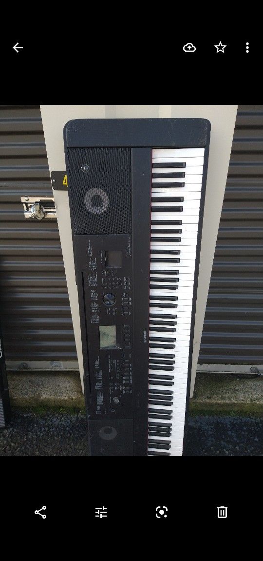 Yamaha Keyboard
