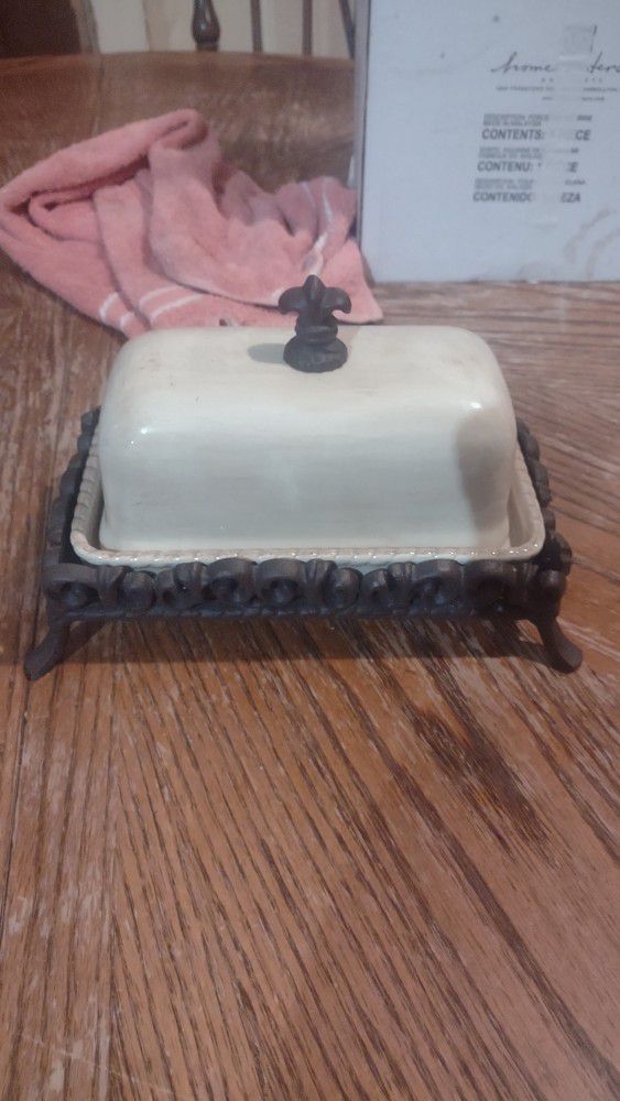 Artimino Tuscan Countryside Terra Cotta Sage Green covered butter dish with metal stand