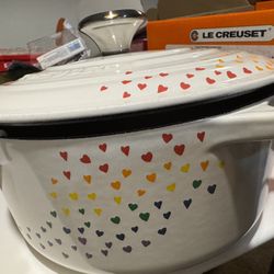 Le creuset Pride Collection 4 1/2 Quart Dutch Oven