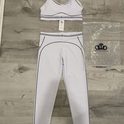 Alo Yoga Set Bra And Leggings 