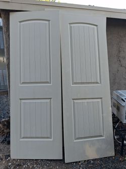 Door interior 27 3/4×79 1/4" 28×80" Each $40! Por 1 Puerta!