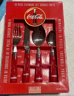 Coca -Cola Utensil  Set (NEW)