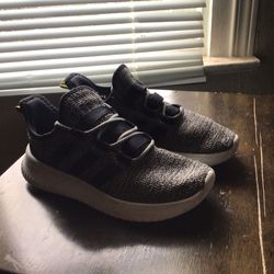 Womens Adidas Athletic Shoes Size  7