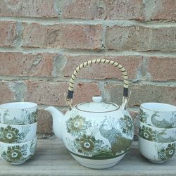 Vintage Peacocks/Flowers Teapot & Cups 