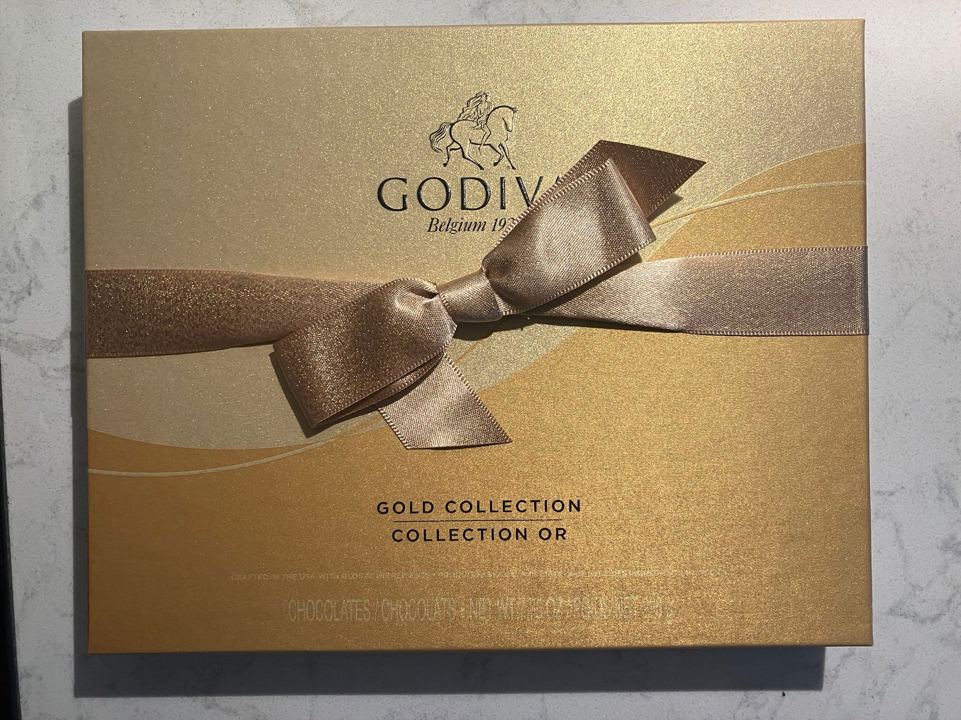 Godiva 18ct Gold Ribbon Milk chocolate 