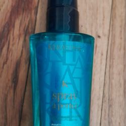 Kérastase Paris Spray à Porter Hair Spray: TWO