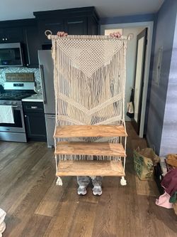 Hanging shelves