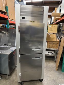 Traulsen Split door Freezer upright reach in commercial restaurant 115v stainless steel solid 2 Door works great delivery available