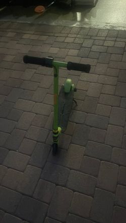 Razor electric scooter