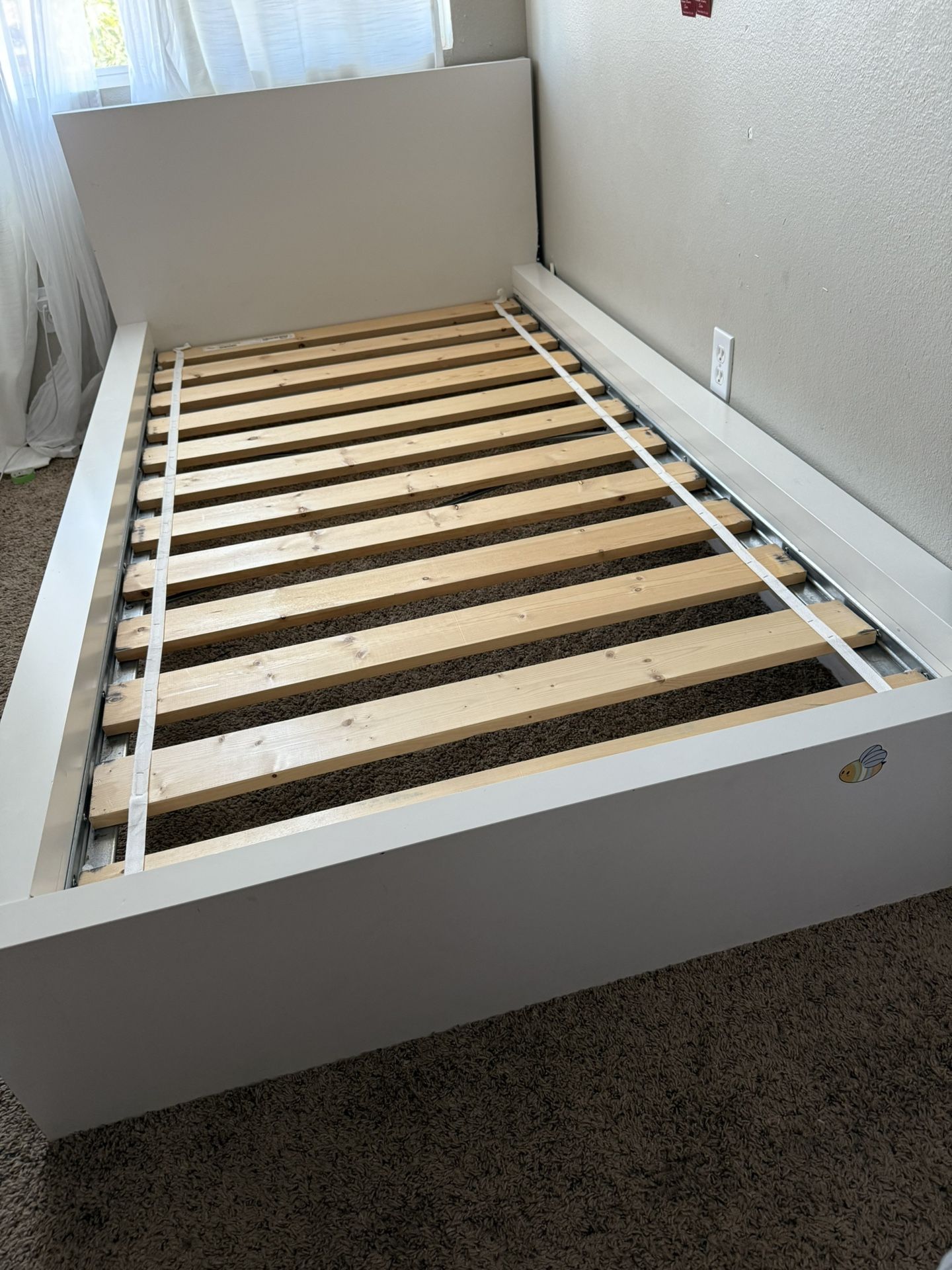 Twin Bed White W/Slats