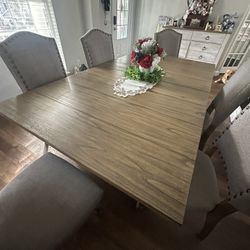 Dining Room Table And 6 Chairs 