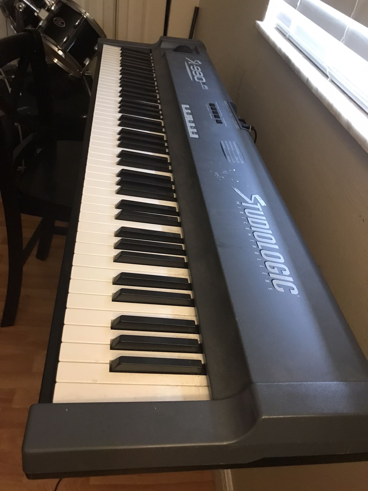 Electric Piano with Stand