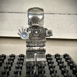 Lego Custom Silver Iron Man Minifigure