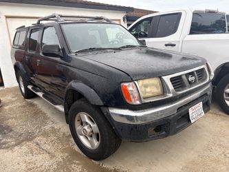 Nissan Frontier Crew Cab Pickup Truck