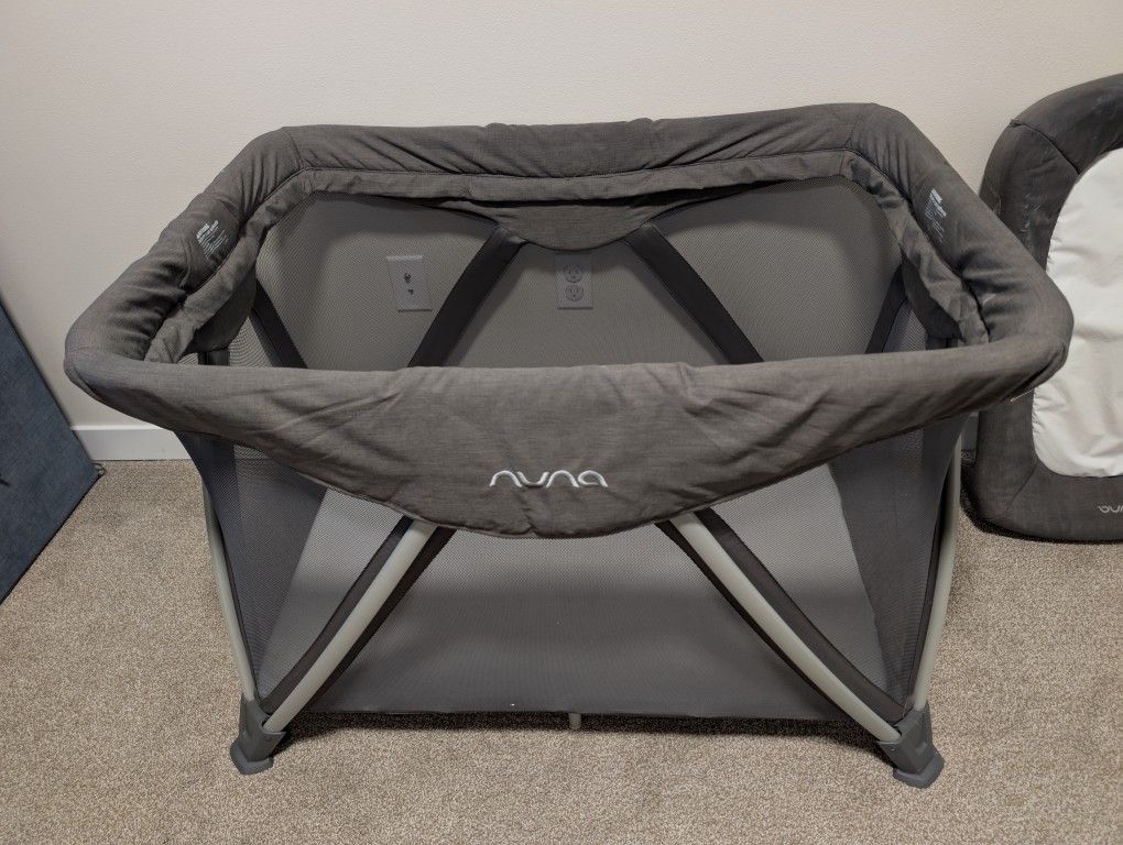Nuna SENA Aire Playard with Zip-Off Bassinet + Changer (One Box) - Granite
