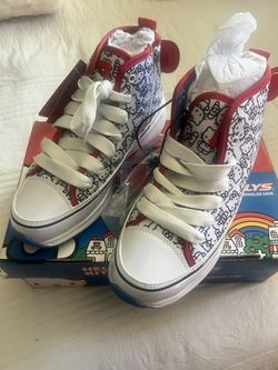 Hello Kitty Heely’s