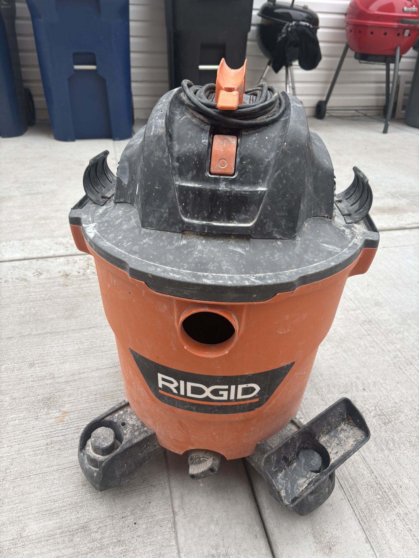 Rigid Vacuum 
