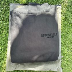 Essentials hoodie (fear of God)