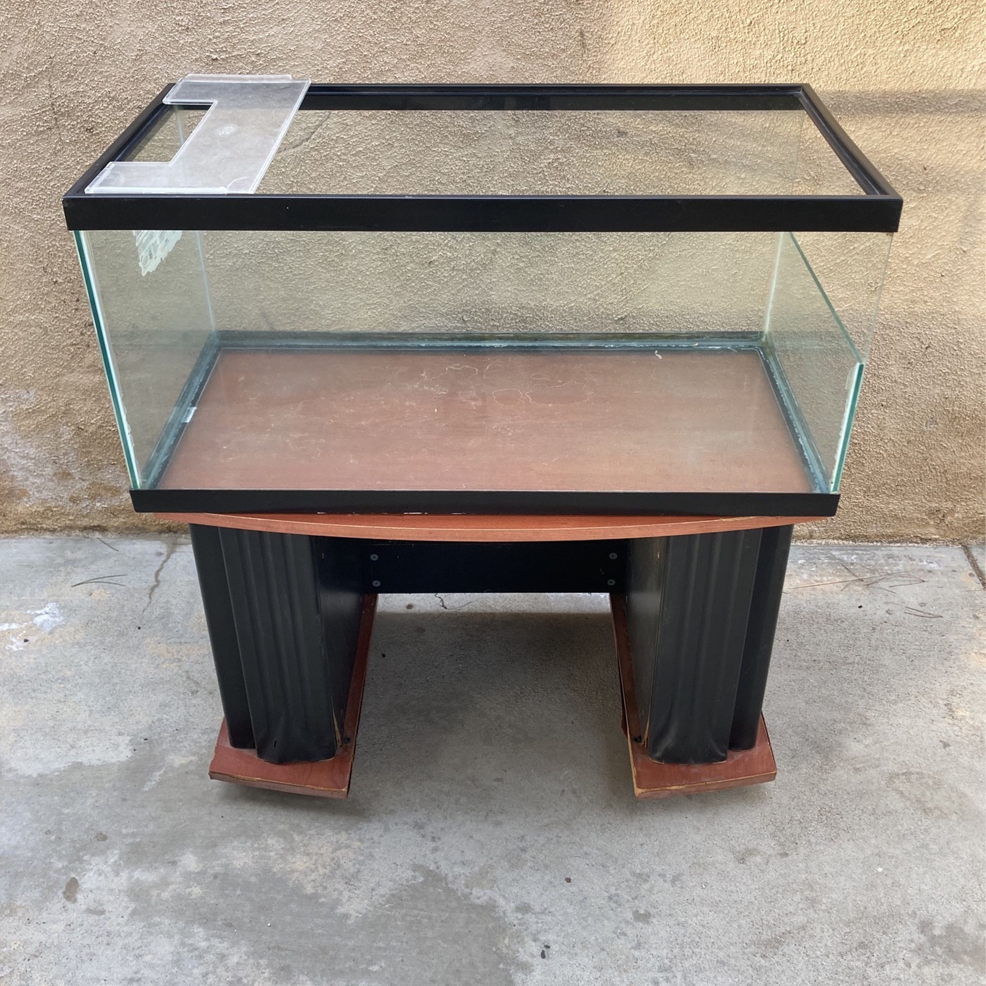 Zilla Brand 40 Gallon Turtle Tank for Sale in Riverside, CA OfferUp