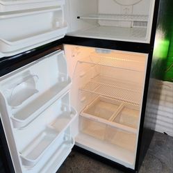 Refrigerador Kenmore está conectado 🥶🧊$170 no liqueos de agua 💧 no ruido precio firme