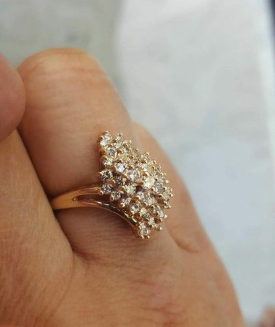 Beautiful 14K Diamond CLUSTERS COCKTAIL Ring SZ 7