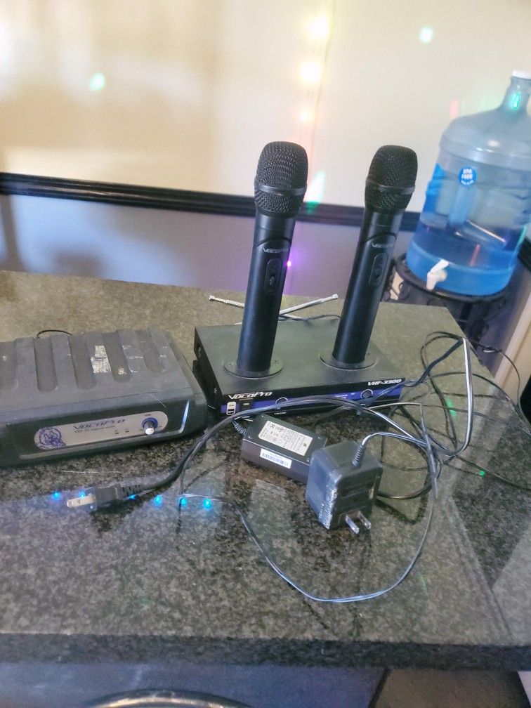 Wireless Microphone Vocopro Vhf 3300