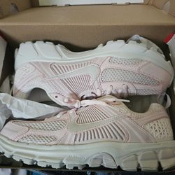 Nike Vomero 5 