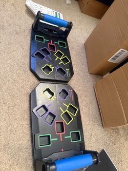 Push Up Board 20-In-1 Workout Equipment, Pushup Board with Handles, Puzzle-Style Snap Design with Square Slots, Home Gym Fitness Equipment for Chest,