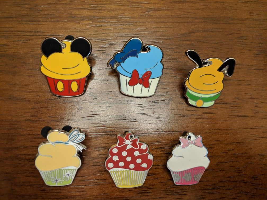 Group of 6 Disney pins cupcake theme