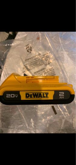 DEWALT Charger 20V 2AH