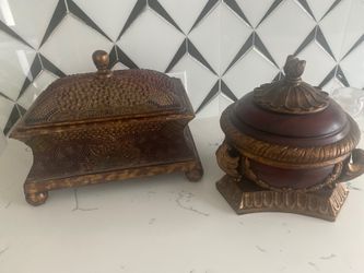 BRAND NEW VINTAGE DECOR
