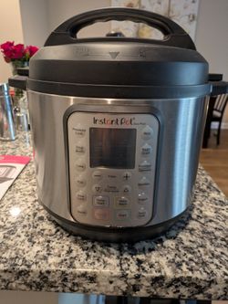 Instant Pot Duo Plus 6qt Multi-Use Pressure Cooker (never used)