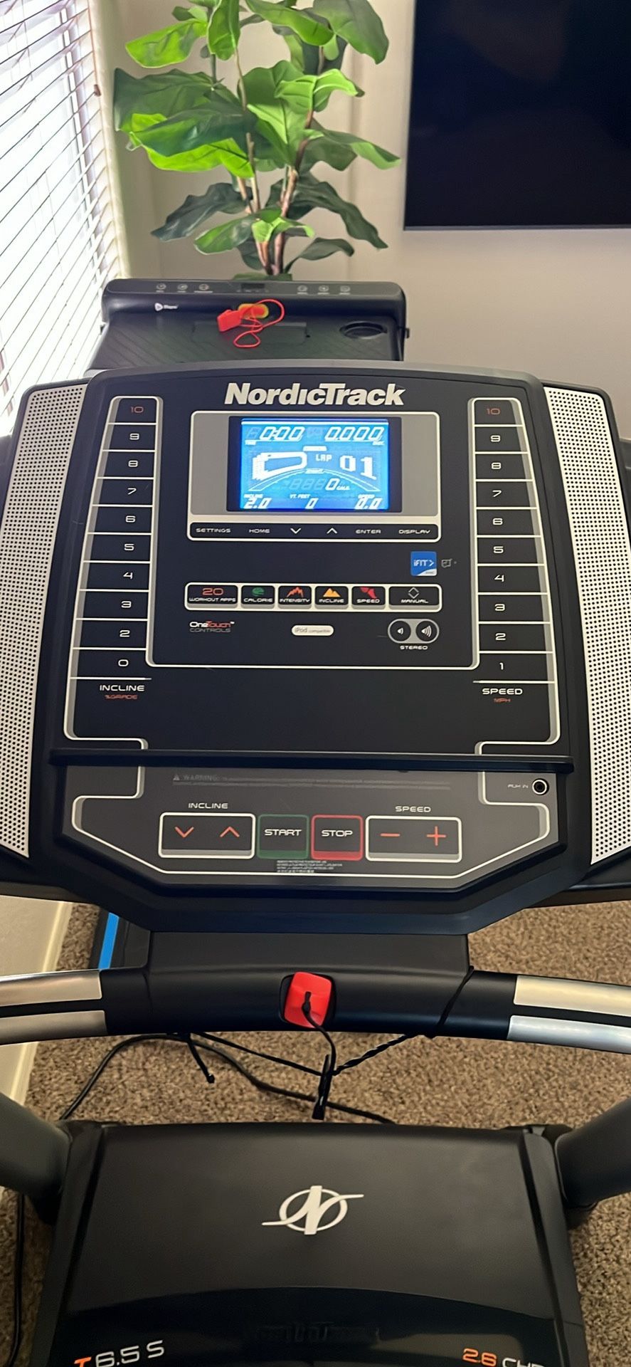 Nordic track Treadmill T6.5S Like New
