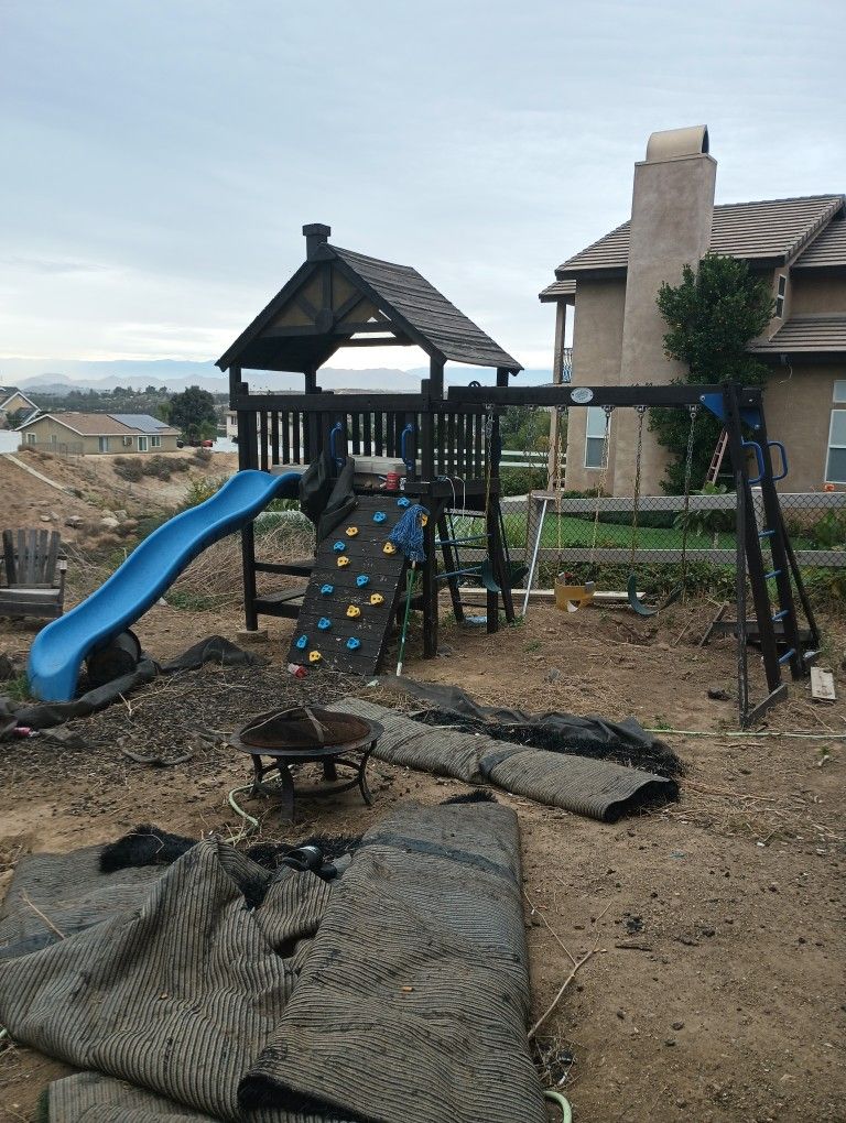 Swing Set Need Gone Asap
