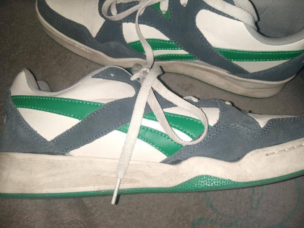 Gently Used Reebok Tennis Shows