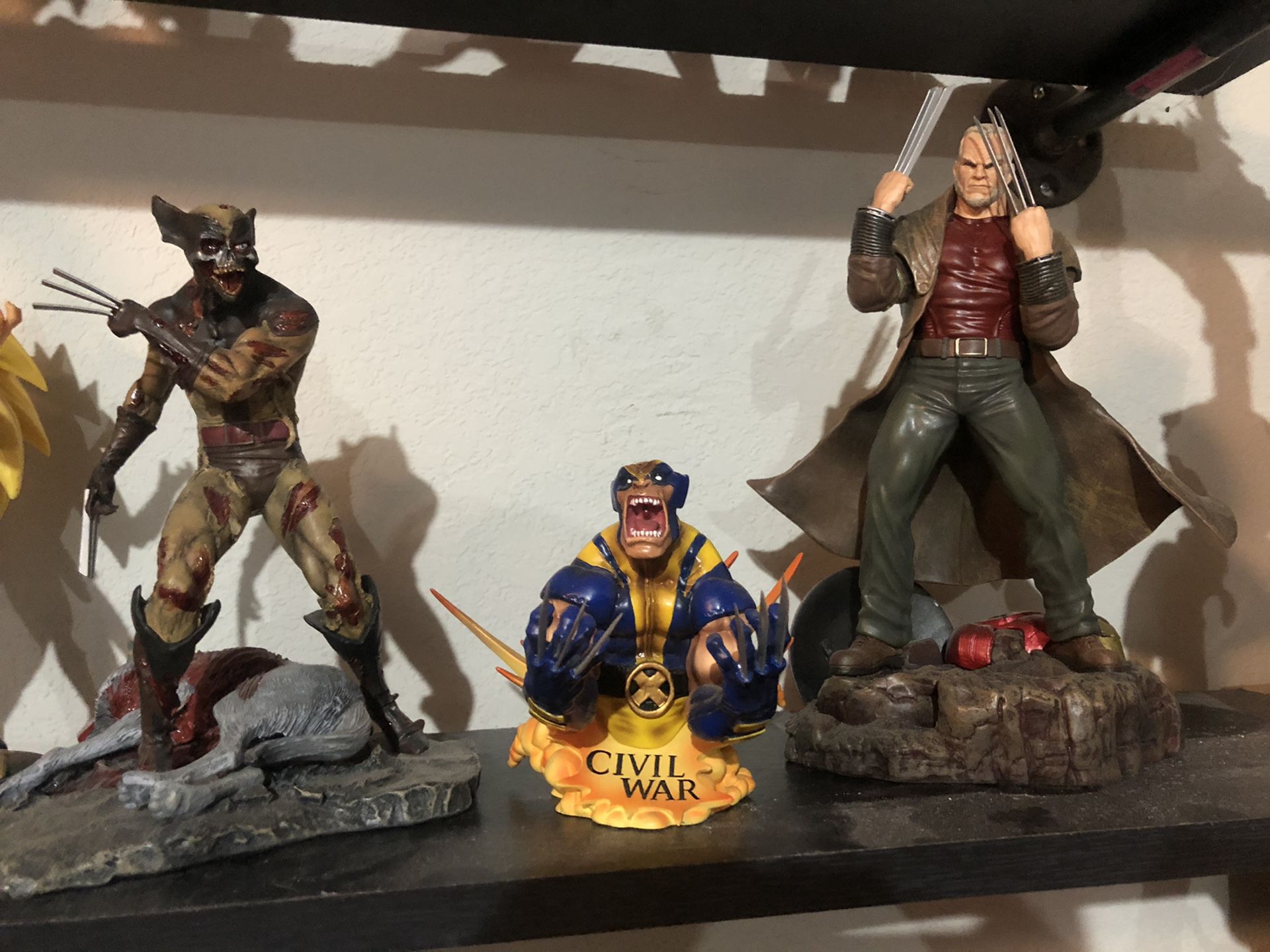 Wolverine figure/statue lot of 3