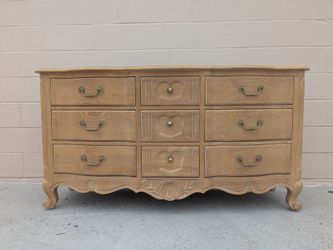 French Provincial 9-Drawer Wood Dresser
