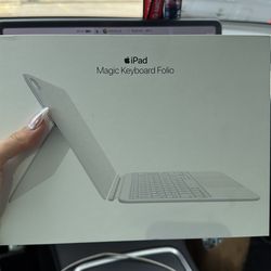 , iPad Magic Keyboard folio