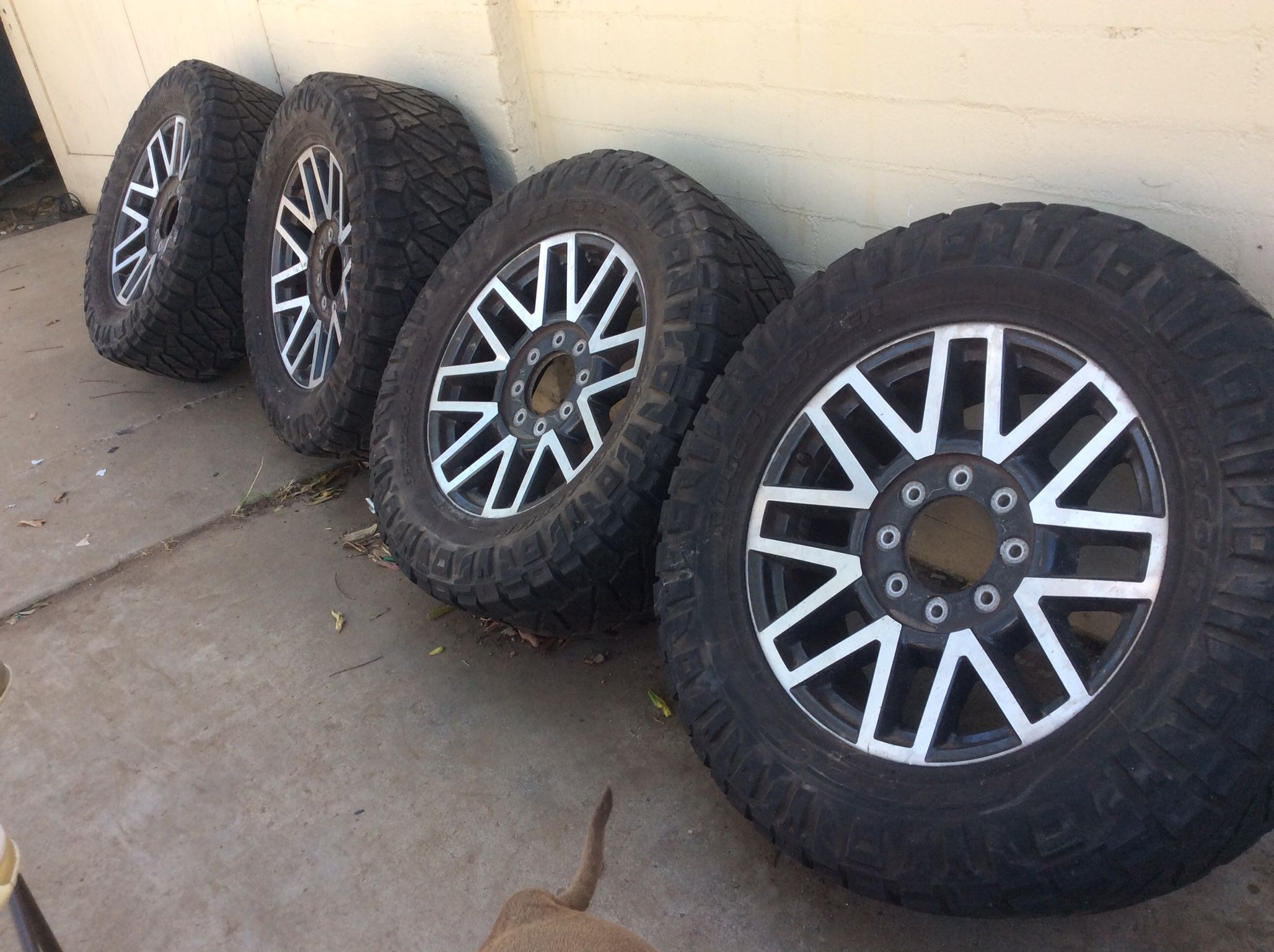 Ford F-350 Rims And Used Tire Set 35 12.5 20 Inch Used Rim And Tires ...